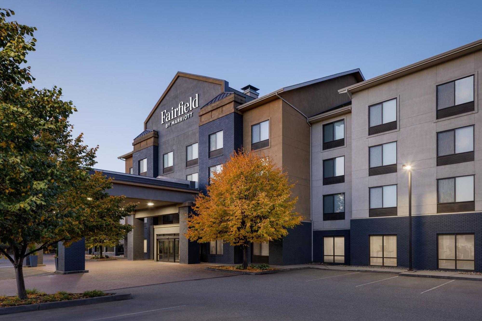 Fairfield Inn & Suites By Marriott Kelowna Exterior foto